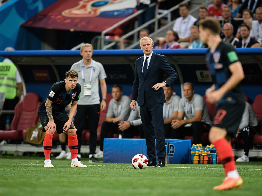 欧洲杯16强战火燃起,巅峰对决一触即发 欧洲杯16强战火燃起,巅峰对决一触即发